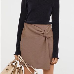 ✨H&M Tie-Detail Jersey Skirt✨